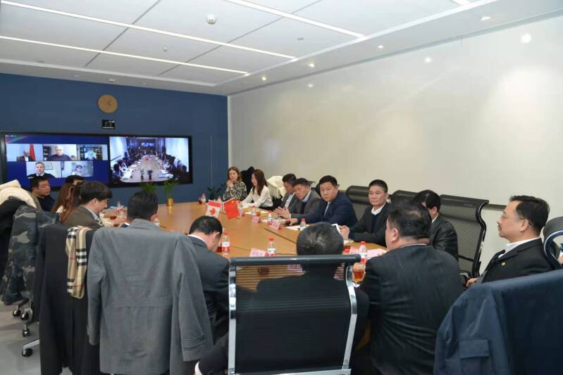 Meeting between the Quebec Industrial Parks Corporation and the Shanghai Fujian Commerce Chamber