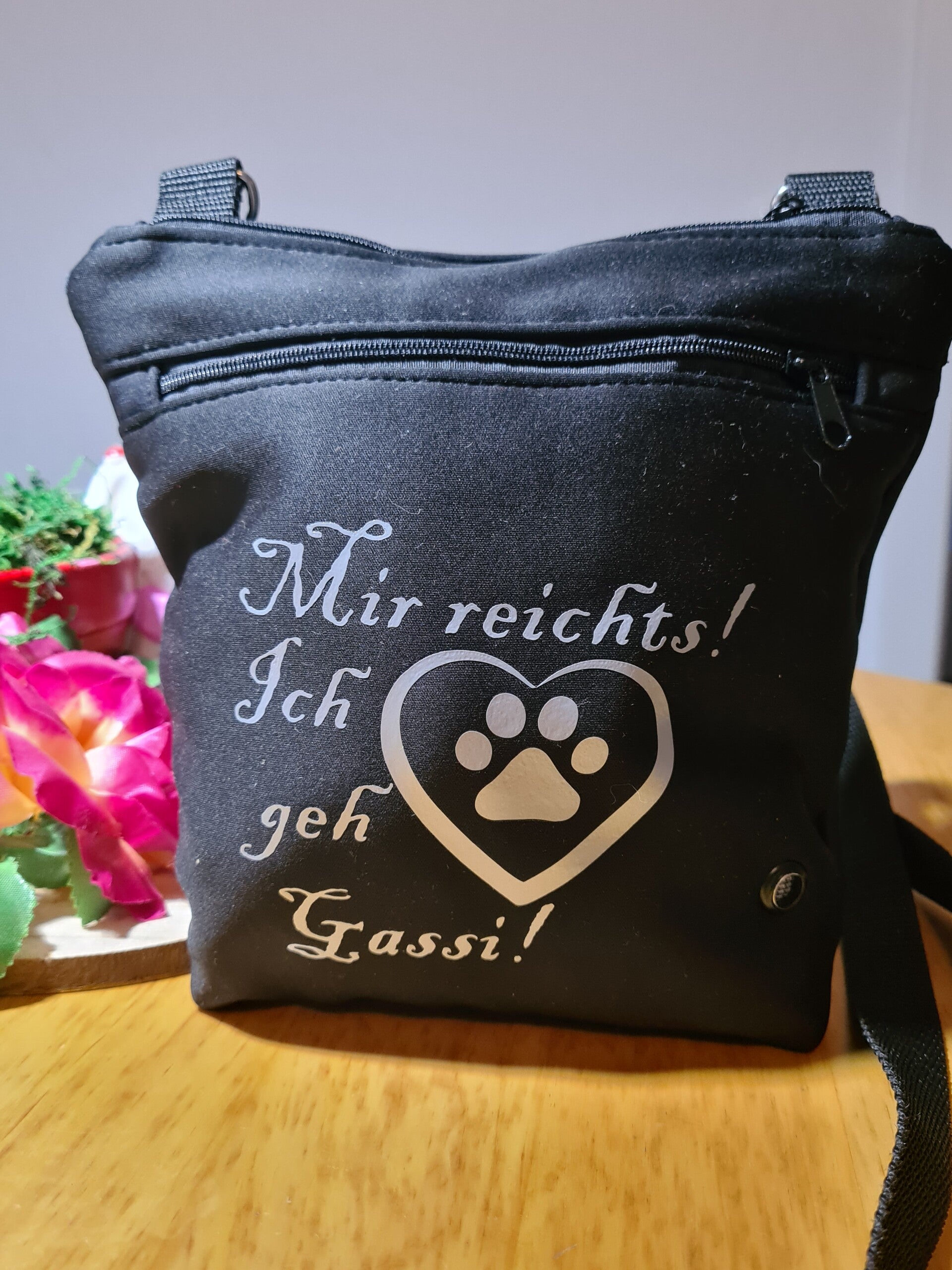 Praktische Gassitasche für Hundebesitzer – Stilvoll & Funktional mit Humor"Mir reichts ich geh Gassi"
