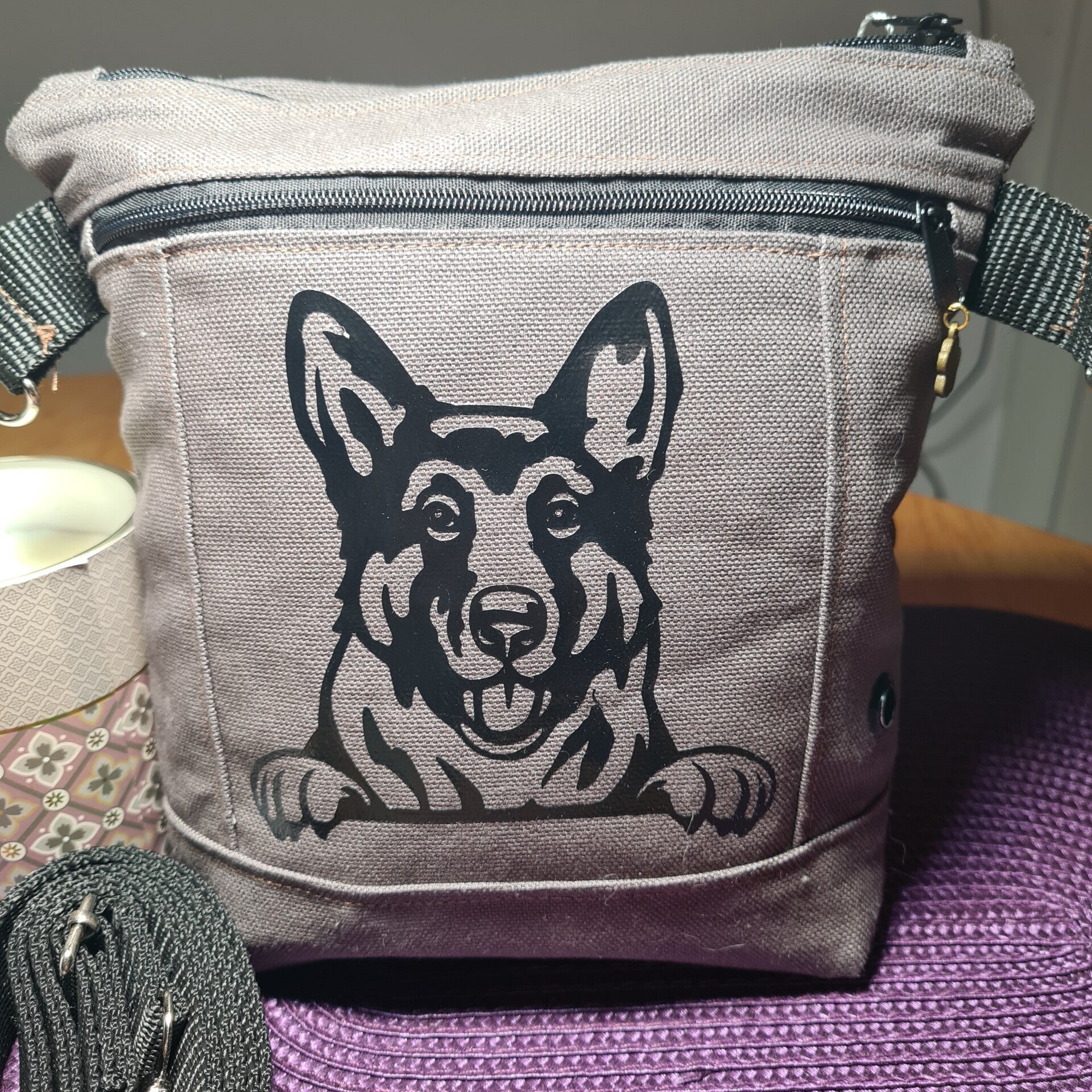 Gassitasche Gassitasche, braun Schäferhund, Crossbody bag Lailabag Canvas