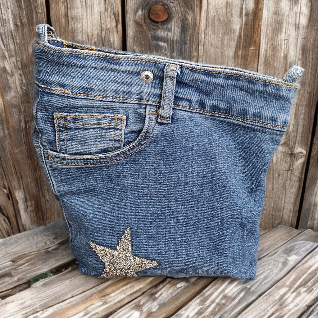 Upcycling Jeanstasche – Nachhaltige Umhängetasche mit funktionalem Design