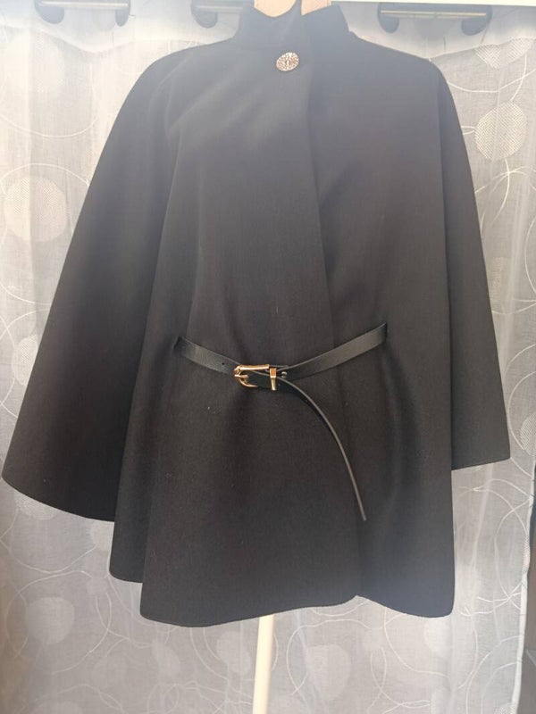 Cape noire avec ceinture