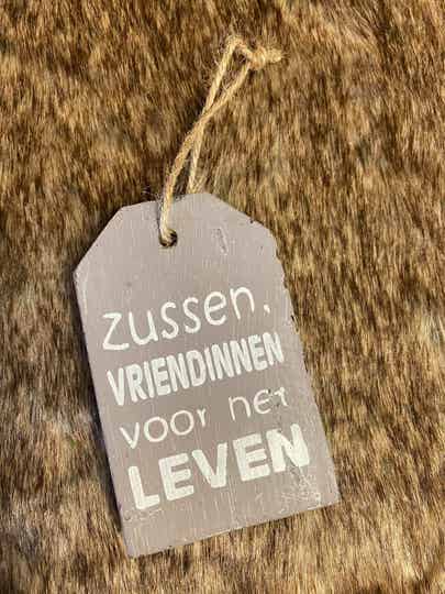 hanger label zussen