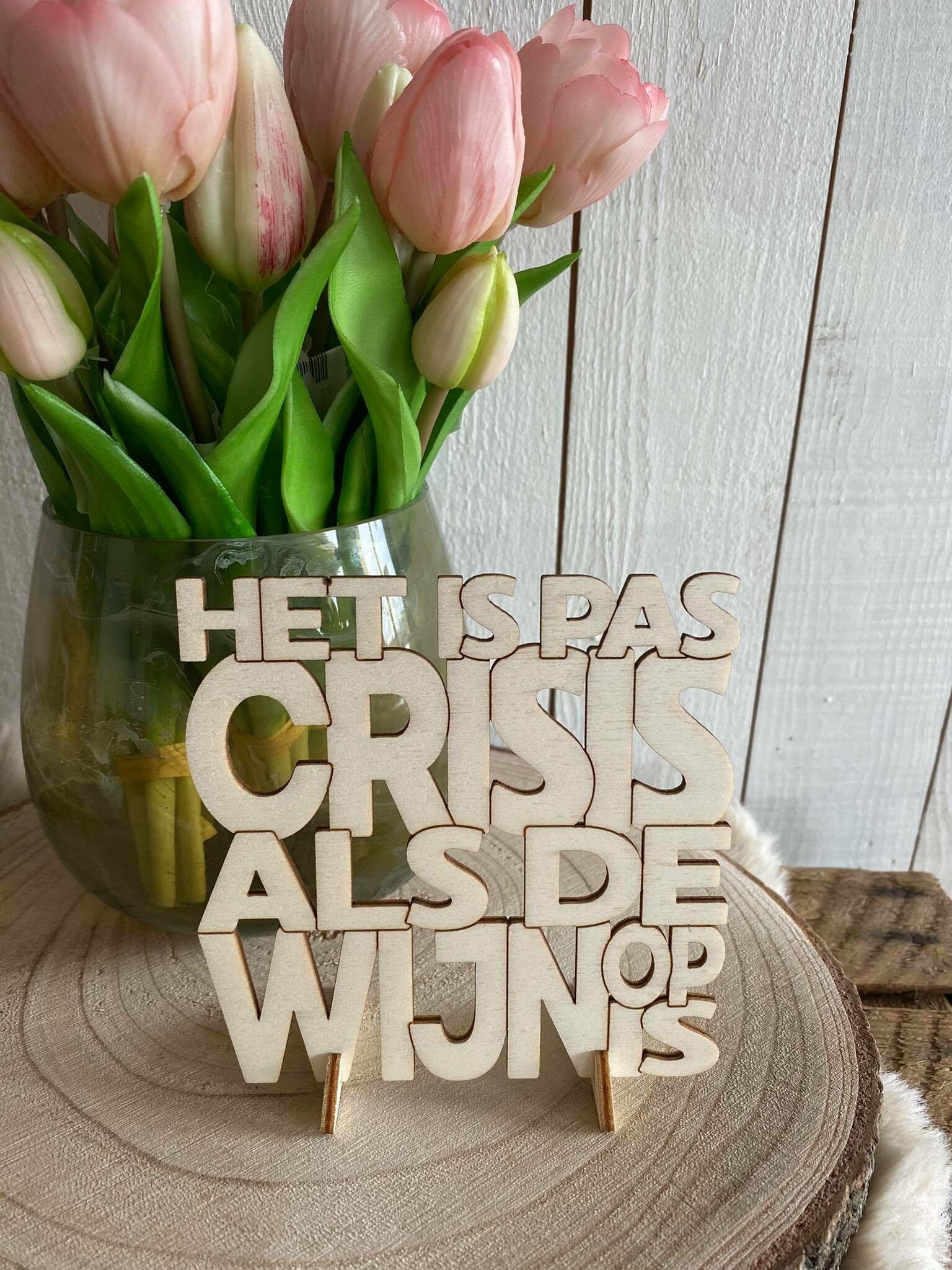 Houten wenskaart 'crisis'