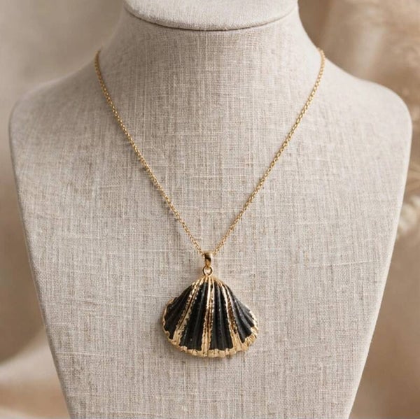 Necklace gold Shell
