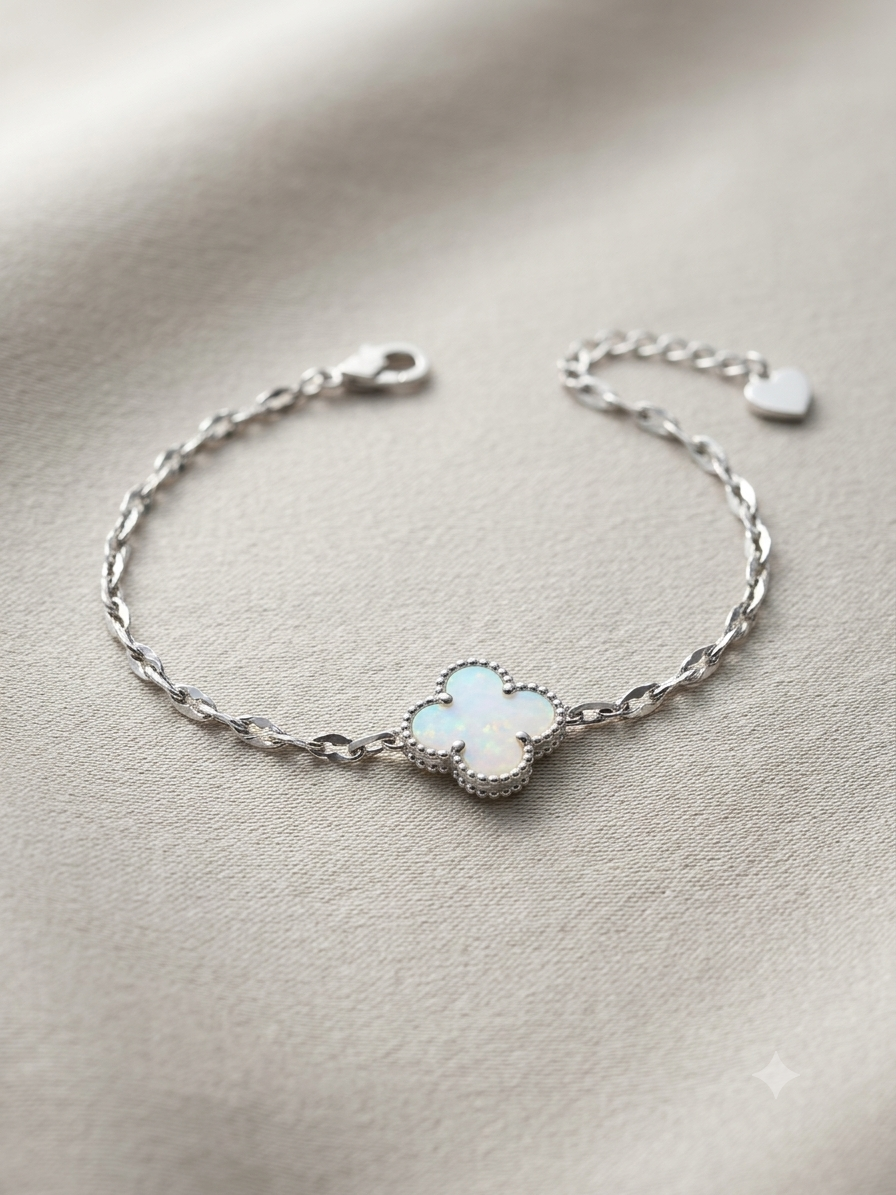 Bracelet clover white shell