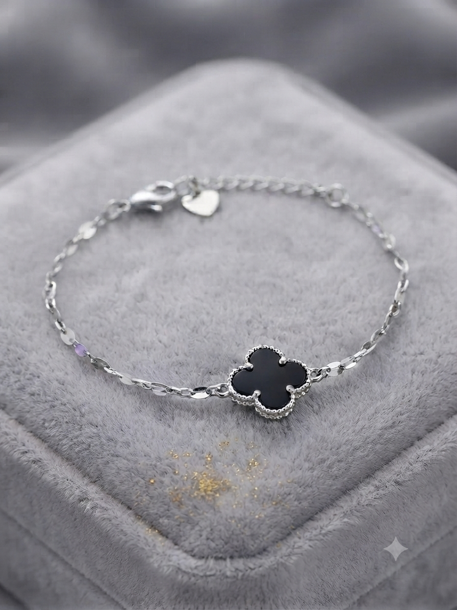 Simple clover bracelet silver