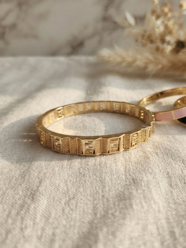 Gold bangle havana
