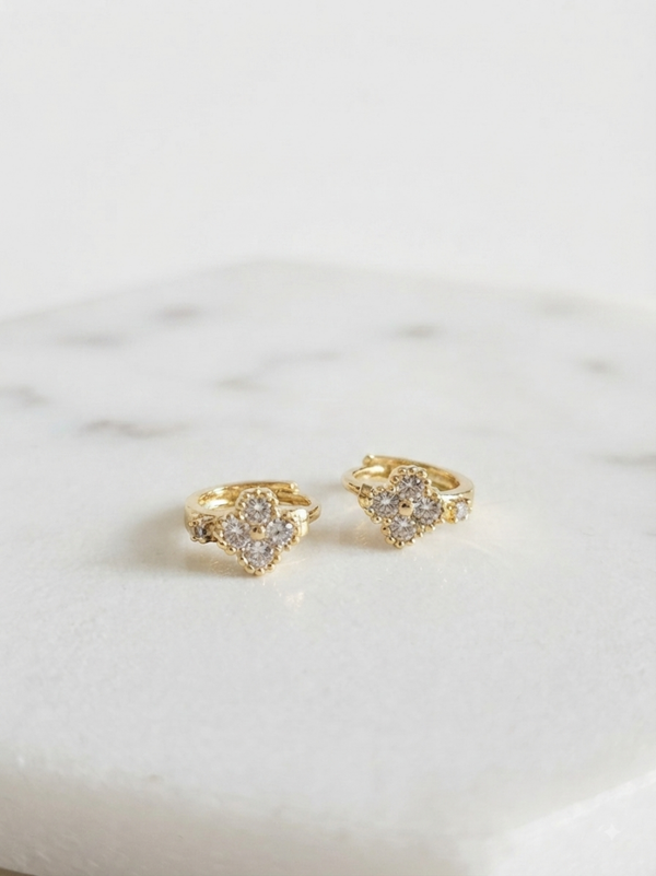 Earrings sparkling clover