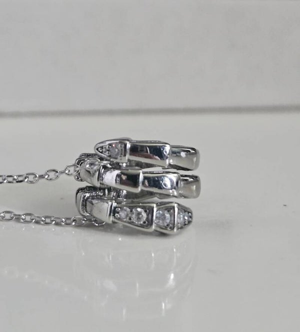 Necklace Bv snake