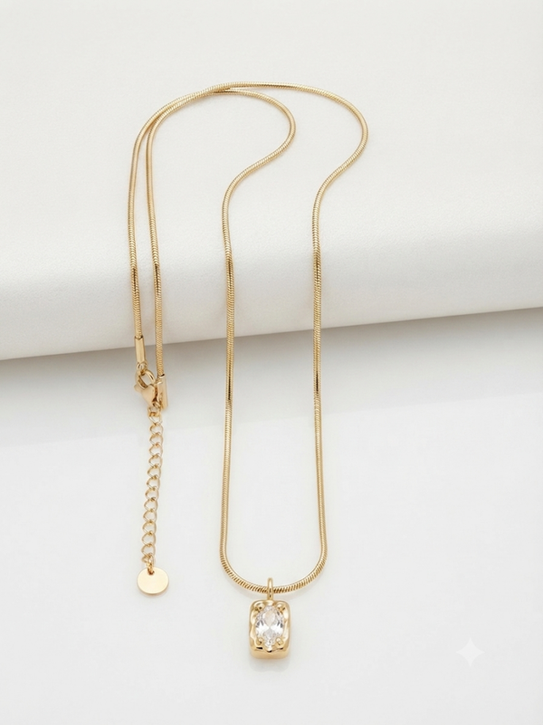 Necklace shiny drop