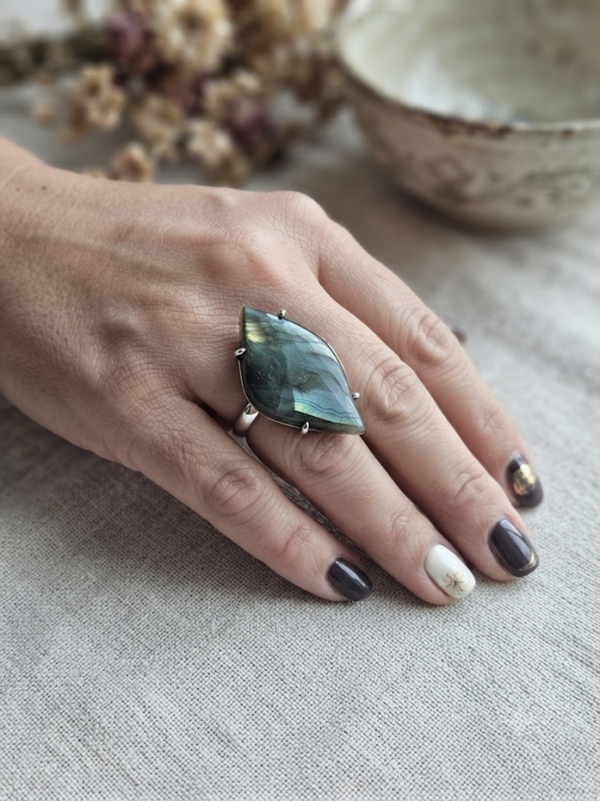 Ring Labradorite