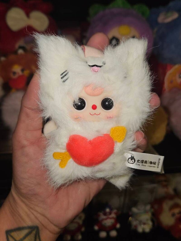 Baby Three Cupid Confirmed box white kitty