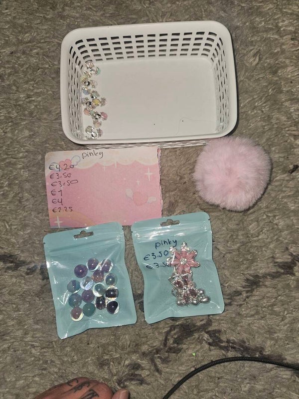 Claim pinky