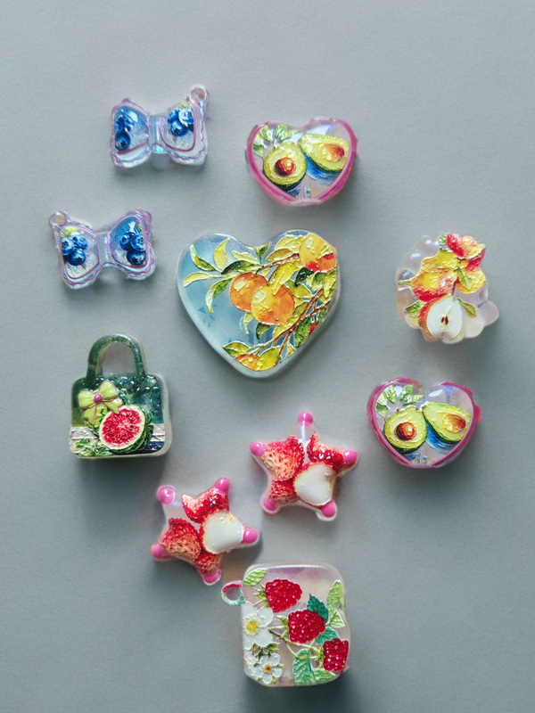 Irregular beads set fruit