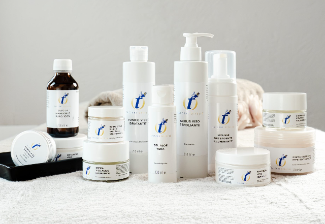 MOUSSE DETERGENTE ILLUMINANTE AHA 150 ml