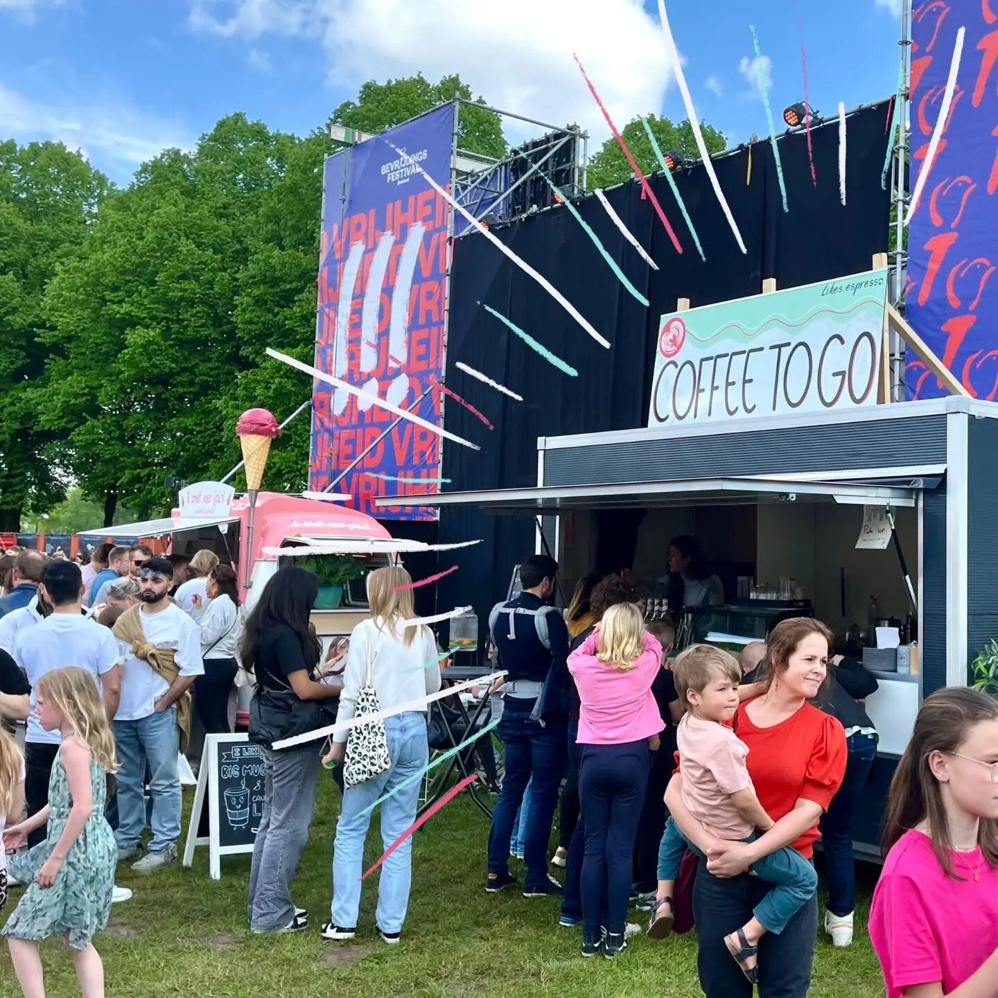 De Barista Kar van Likes Espresso in actie tijdens een festival in Den Bosch