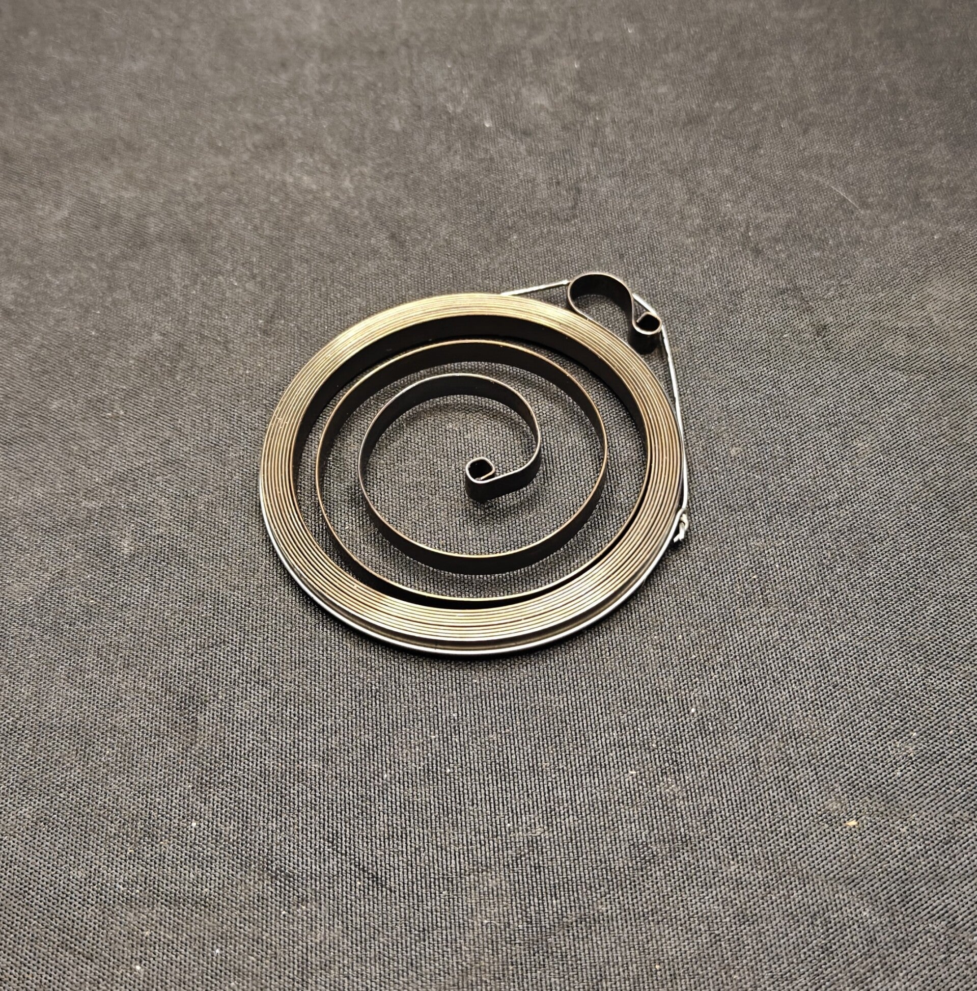 Stihl käynnistysjousi  MS170 / MS200 / MS230 / MS360 / MS460 jne.