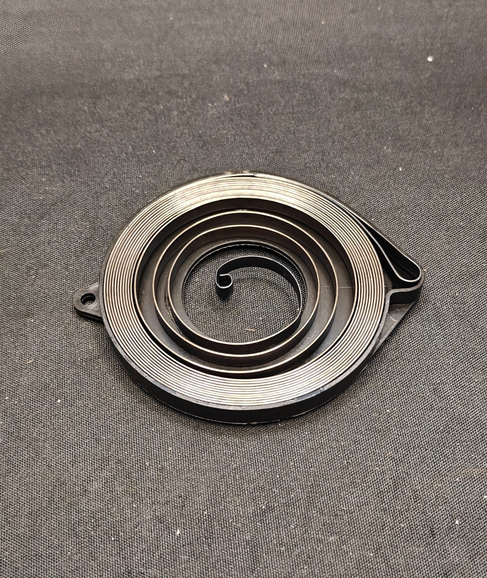 Husqvarna | Jonsered Käynnistinjousi 340 | 345 | 346 | 350 | 357 | 2141 | 2145 | 2150 jne.