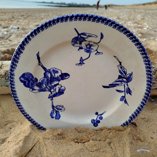 N 32 French Plate – E. Bourgeois /Packaged Weight 1000 GRS