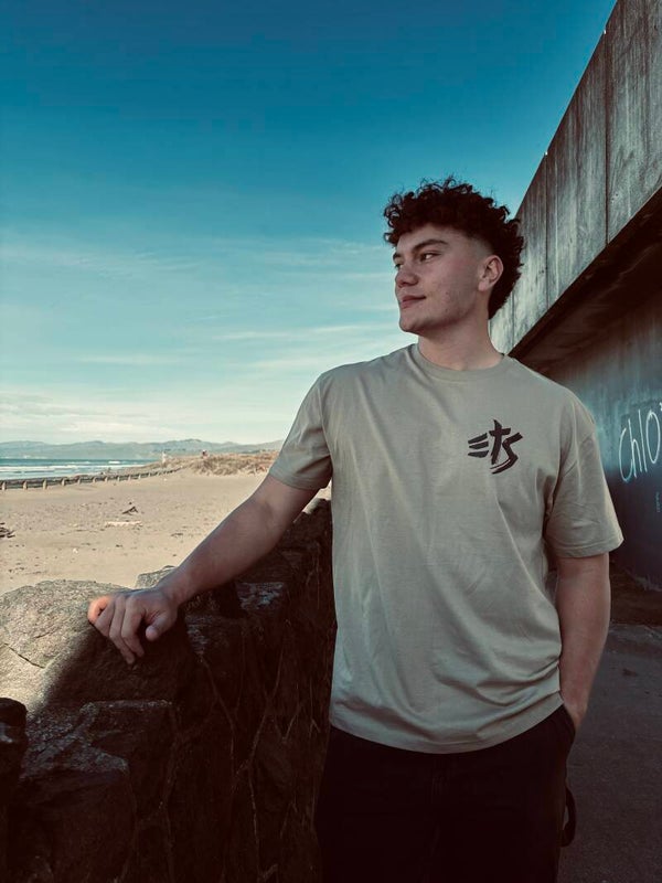 THE SOURCE | Tee Men