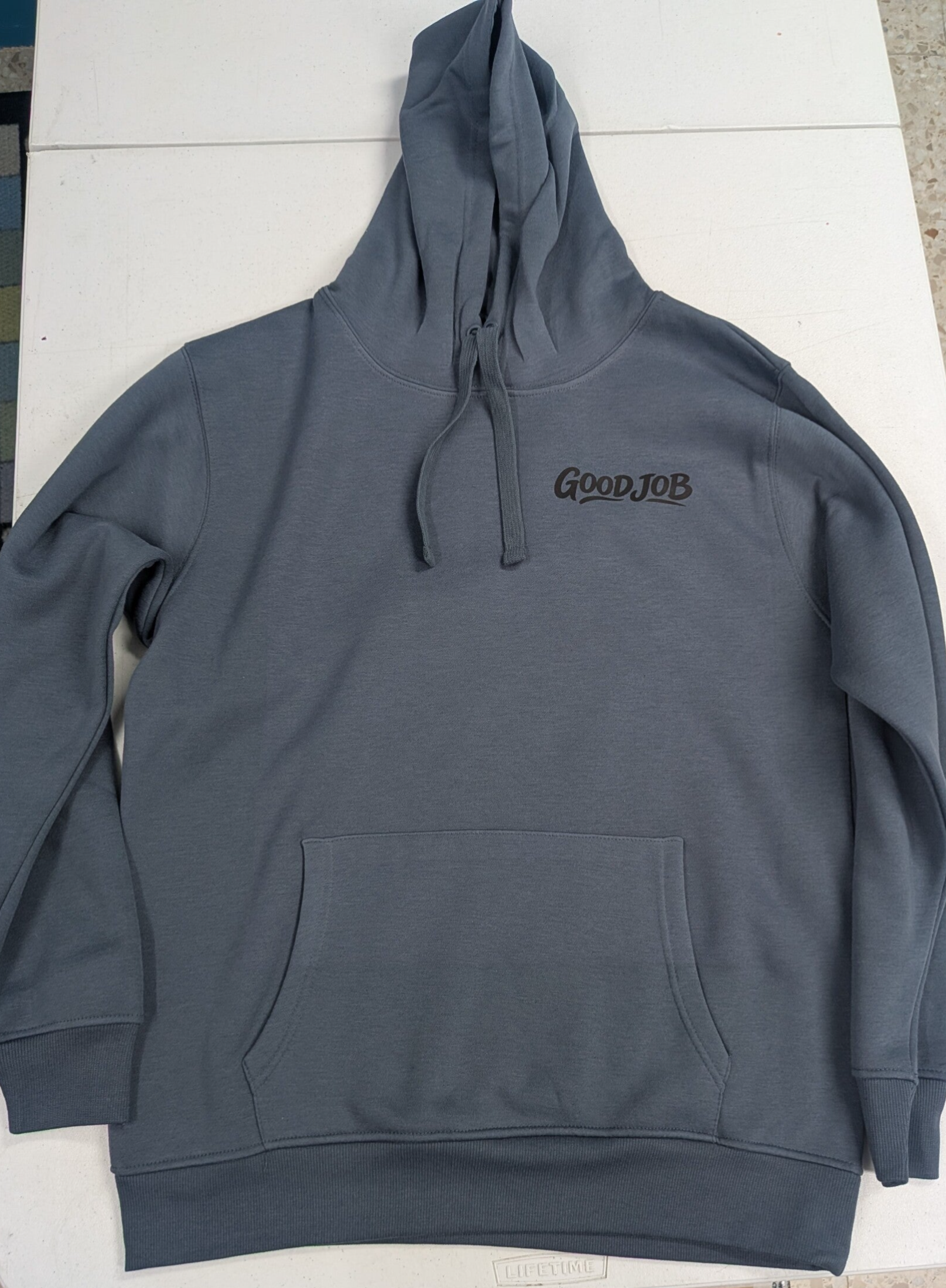Sudadera con capucha gris