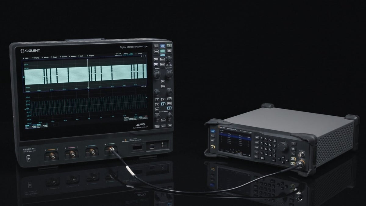 SSG3032X-IQE Plus pulse train table and the resulting burst pattern on an oscilloscope