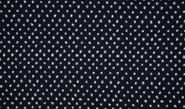 9,98EUR/m Viskose Blusenstoff marine blau mit unregelmäßigen Punkten