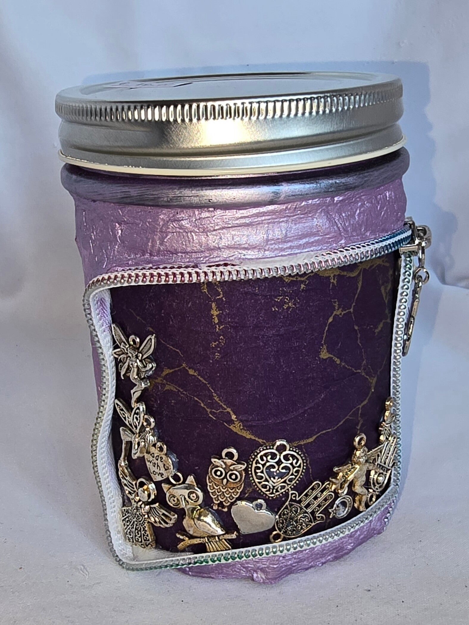 Schraubglas klein, lila mit versilberter Verzierung