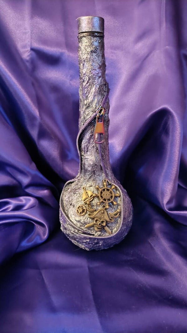 Aladdin-Flasche violett