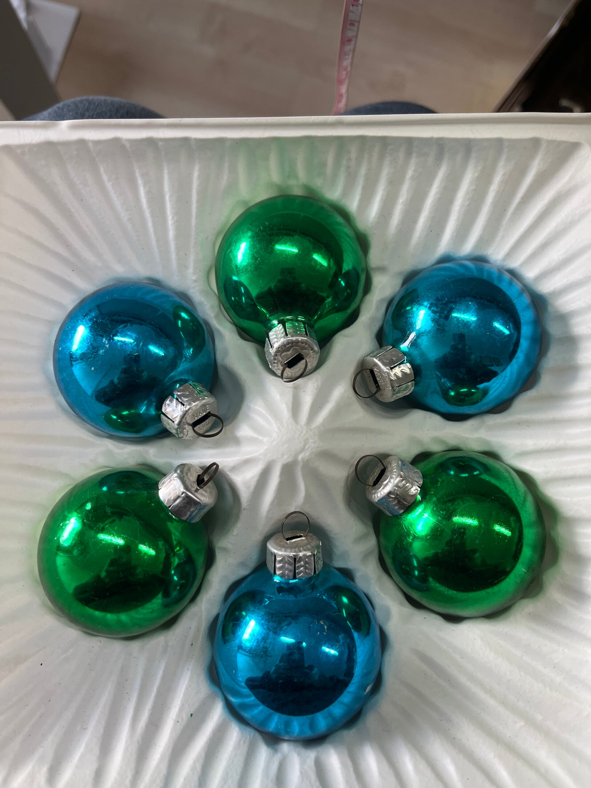 Doosje met 6 gekleurde balletjes