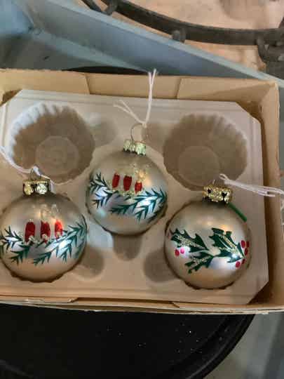 Set van drie balletjes 5 cm. Zonder doosje