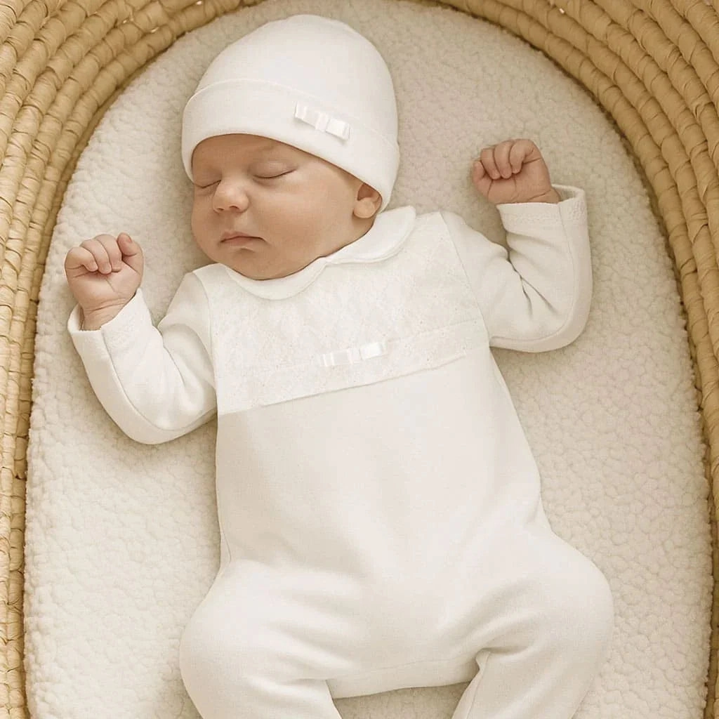 boxpakje met muts wit