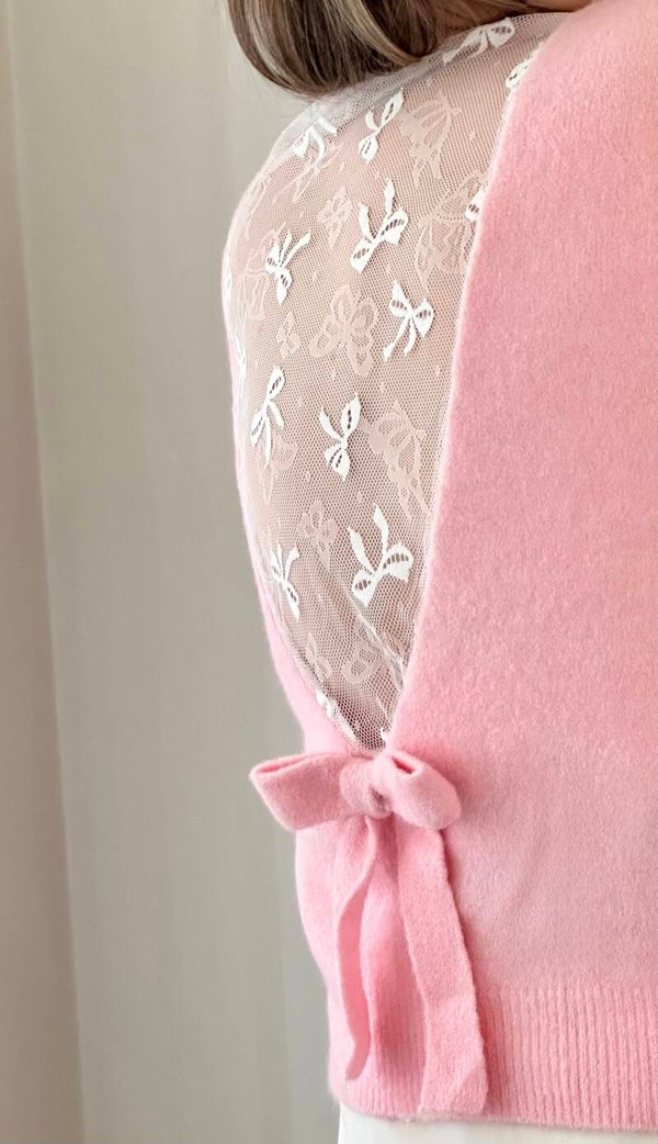 Romantic Emilie pull