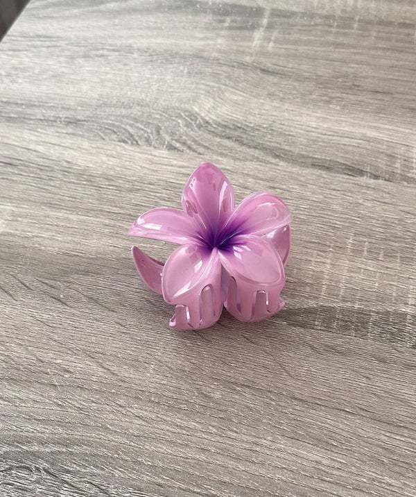 Flowery hairclip purple