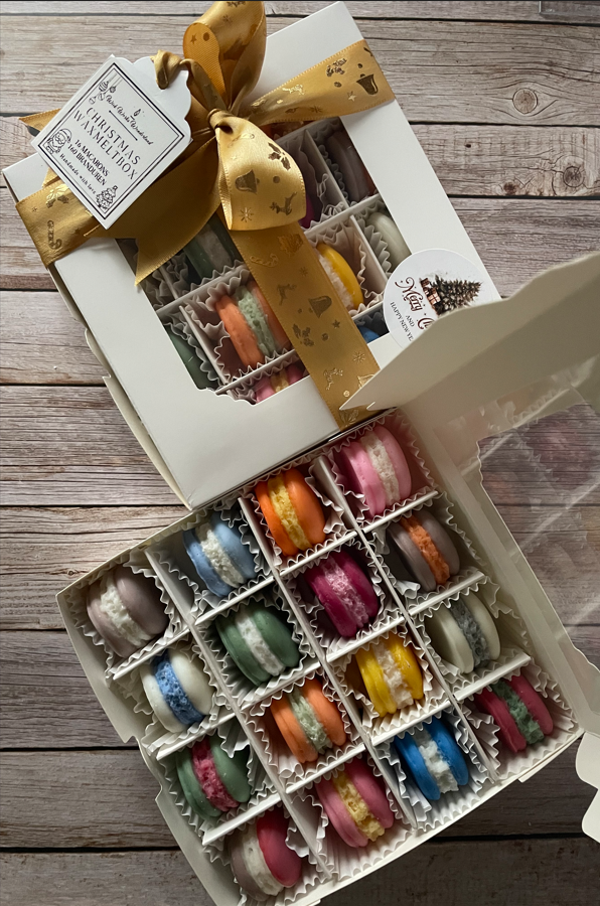 Christmas MIX BOX - 16 macarons