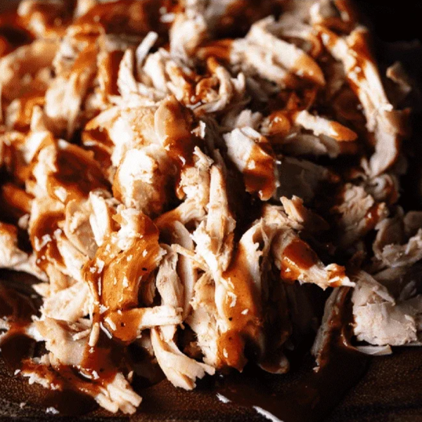 Gerookte apple-jalapeno pulled chicken.