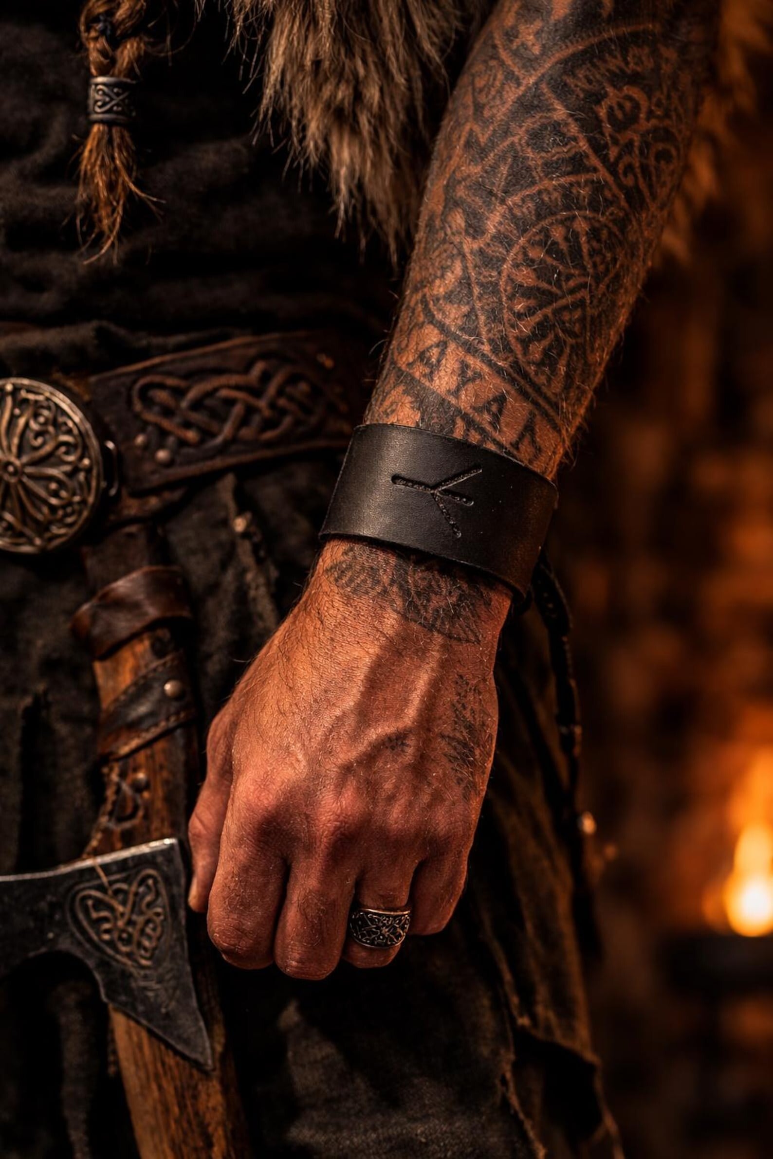 Leren Armband Algiz – Rune van Bescherming