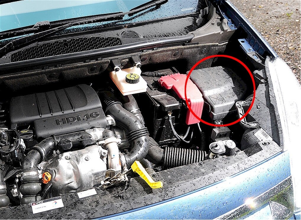 citroen berlingo ecu locatie