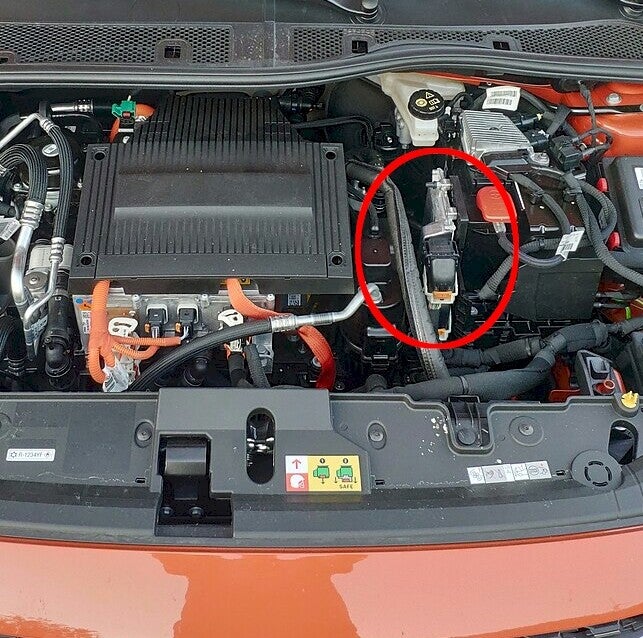 opel ecu locatie naast de accu