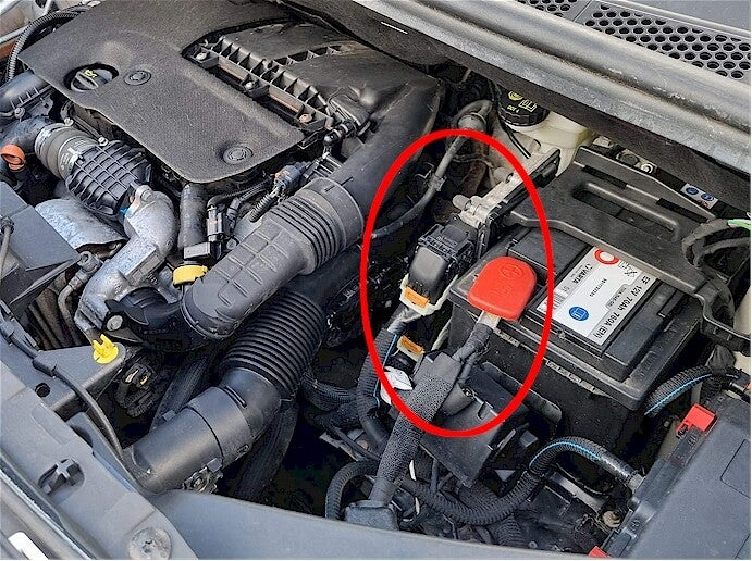 citroen berlingo ecu locatie