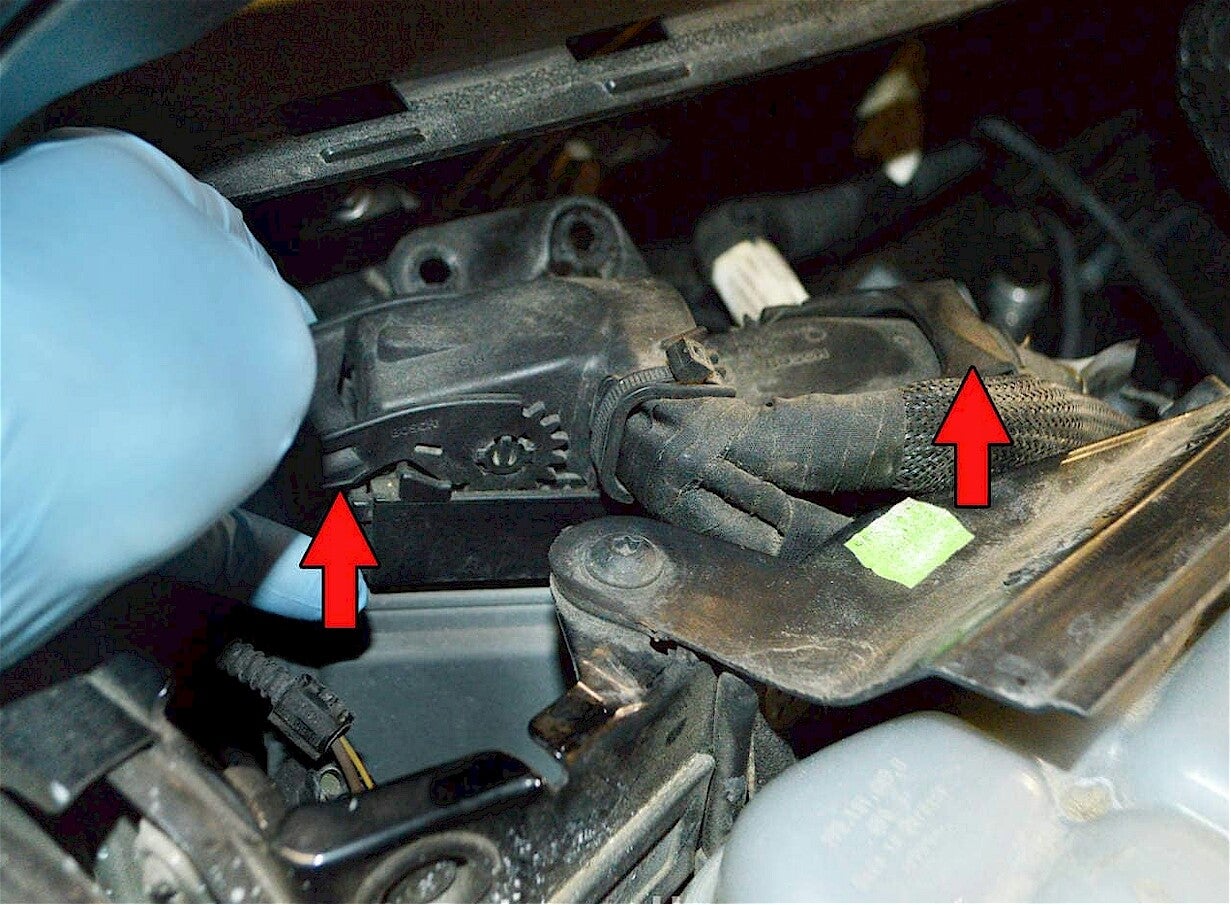 porsche ecu locatie