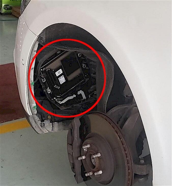 volvo ecu locatie binnenkant wielkast