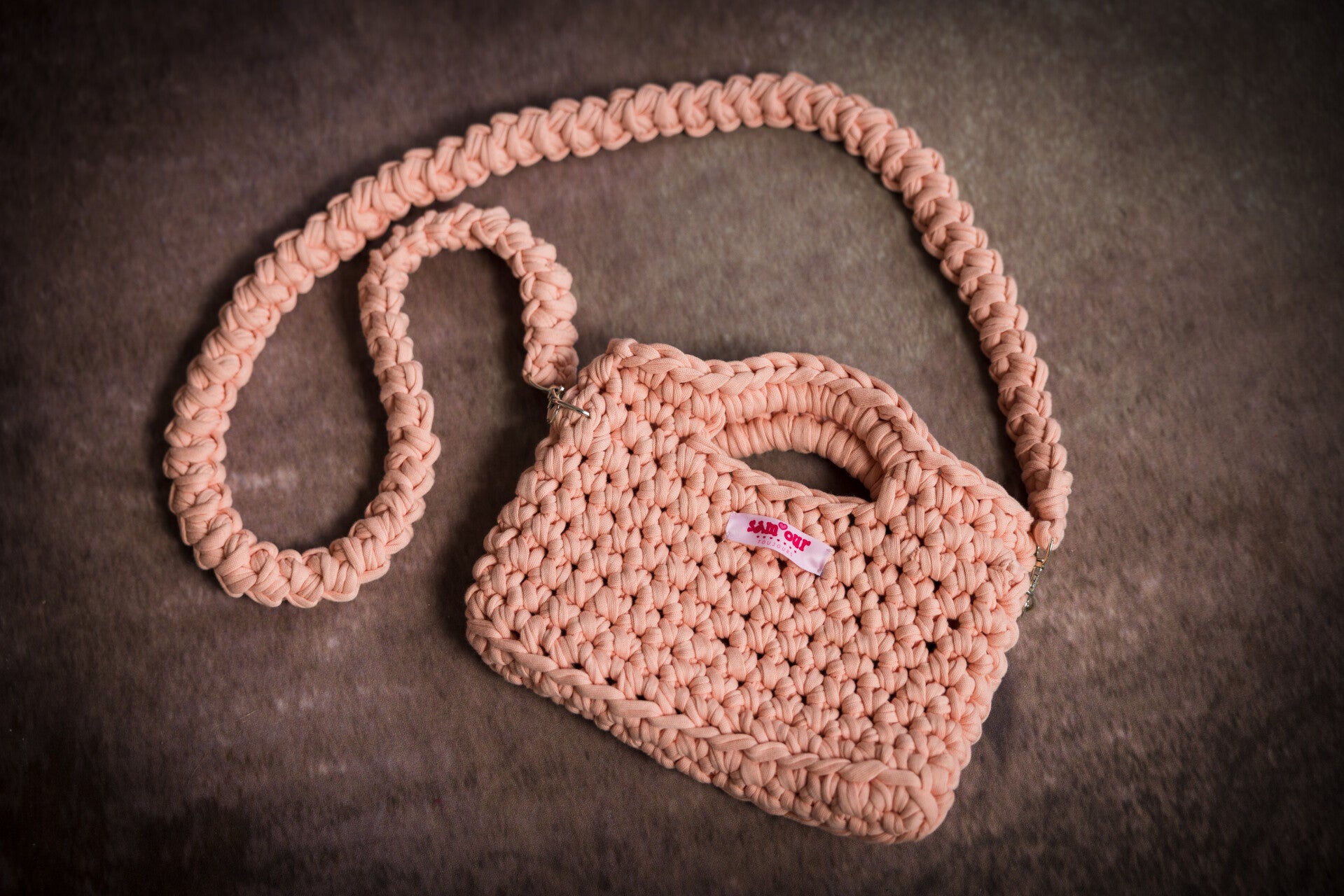 Cross handle bag