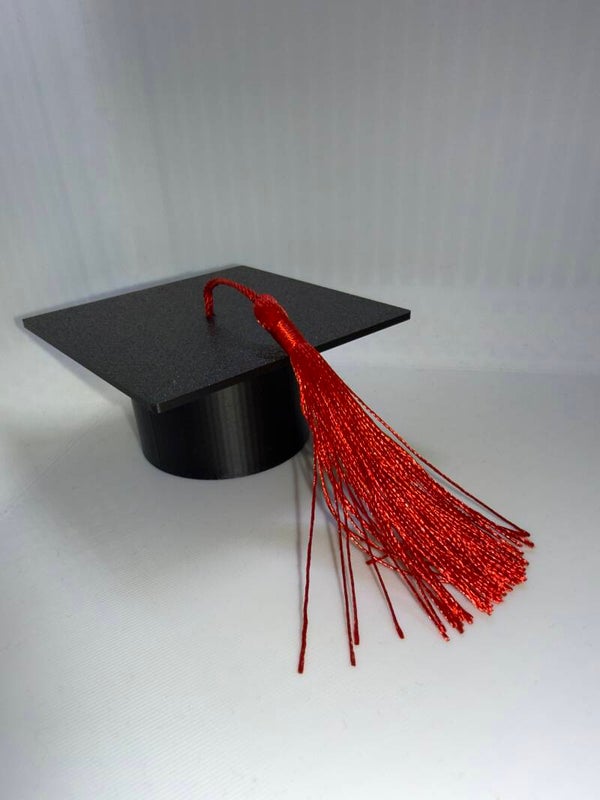 Cappello da laurea con nappa