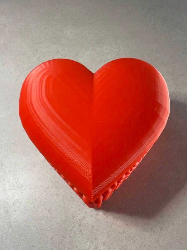 "Cofanetto a forma di cuore"