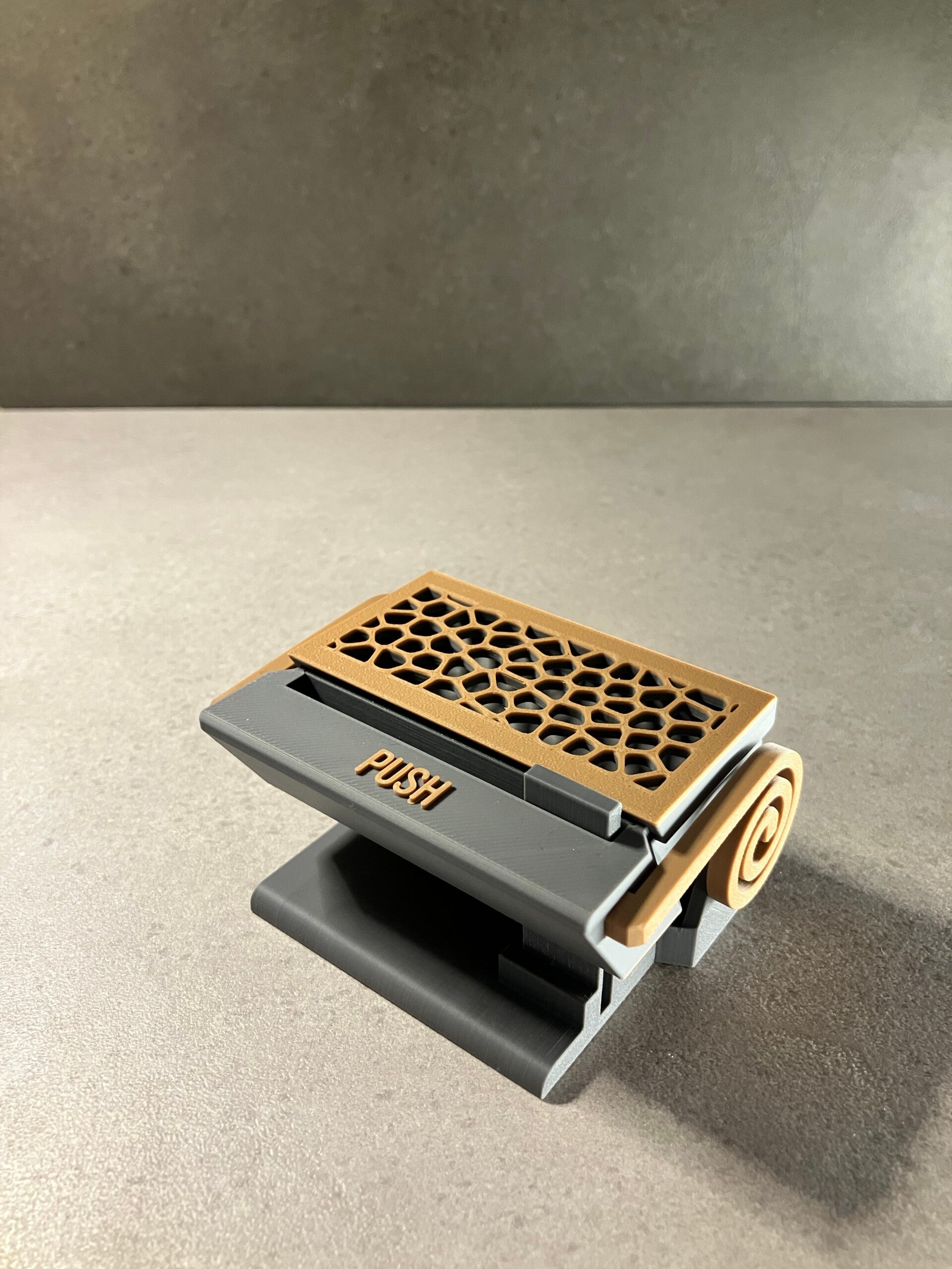 Dispenser automatico per stuzzicadenti