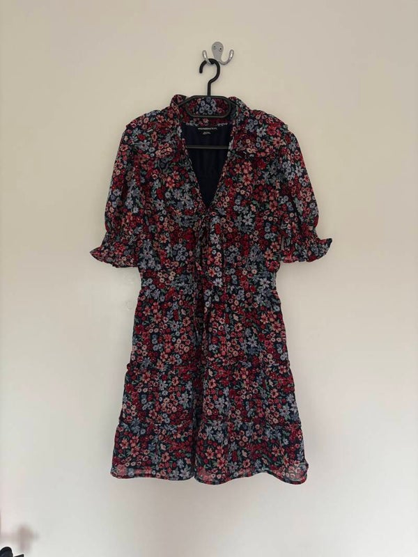 Wednesday's Girl Short Sleeve Floral Lined V-Neck Dress Size XS