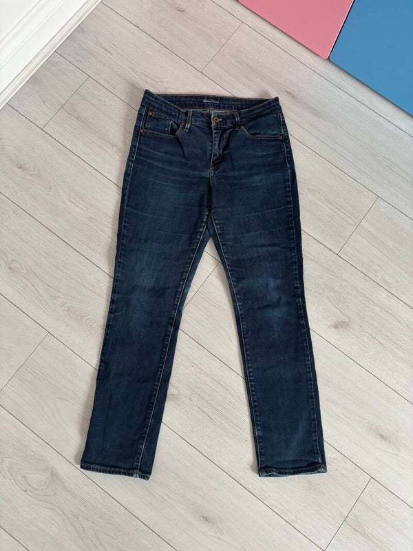 Levi's Classic Rise Slim Fit Jeans Size 29 Demi Curve
