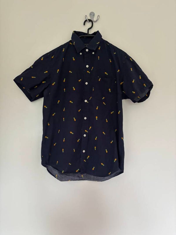 Gap Short Sleeve Pineapple Print Standard Fit Shirt Size S