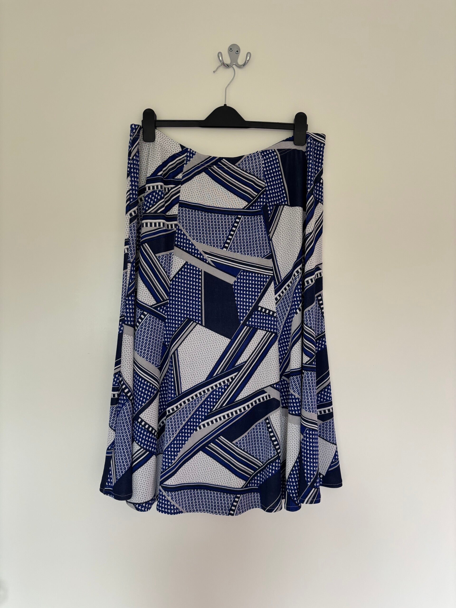 Julipa Long Blue White Geometric Patterned Skirt Size 22